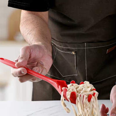 Ustensiles-de-cuisine-matériaux-isolants-ne-fondent-ni-décolorent