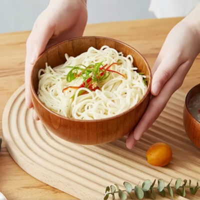 Bol-en-bois-chauds-froids-aliments-liquides-solides