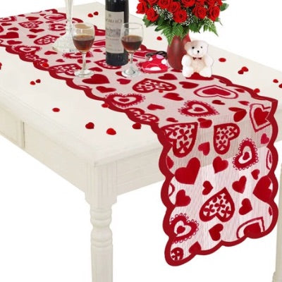 chemin-de-table-conversation-intime-chaleureuse-élégante