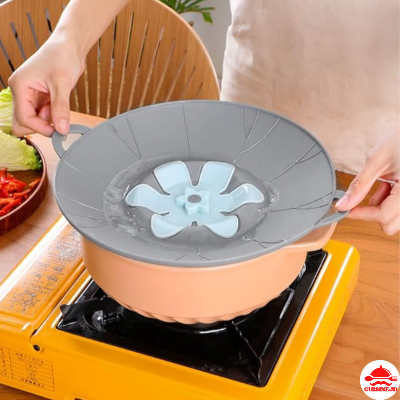 Couvercle-casserole-qualité-alimentaire-gris-anti-débordement