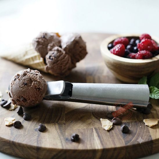 Cuillère à glace compatible lave-vaisselle
résistante à la corrosion