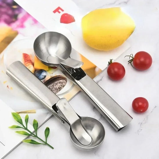 Cuillère à glace accessoire indispensable pour créativité culinaire