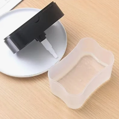Distributeur-de-savon-propre