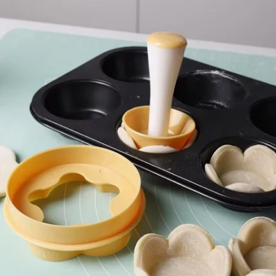 Emporte-piece-outil-toutes-pates-sucrées-salées-tarte-biscuit-briochée-treillis