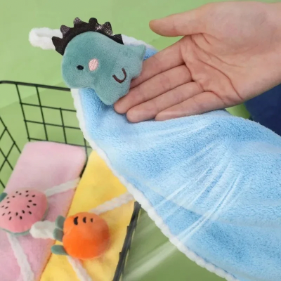 Essuie-mains-rose-bleu-clair-jaune-bleu-foncé