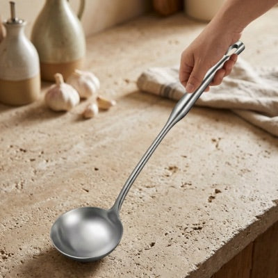 Louche cuisine en acier inoxydable 304 durable résiste à la corrosion, aux rayures et à l’usure