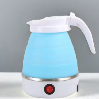 Petite-bouilloire-électrique-bleu-pliable-sûre