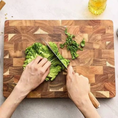 Planche-à-découper-bois-acacia-écologique