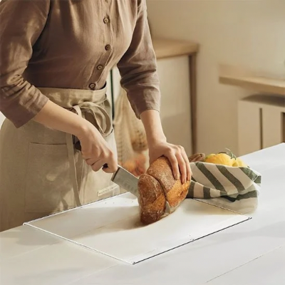 Planche-a-decouper-rustique-contemporain-résistante-chocs-rayures