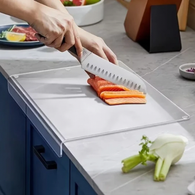 Planche-à-découper-rebord-intégré-matériau-acrylique-dimensions-grand-format-surface anti-bactérienne