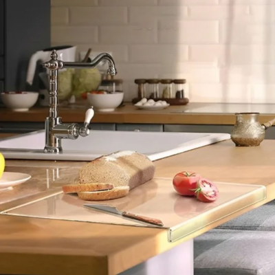 Planche-a-decouper-économique-plan-de-travail-encombrer-l’espace-table
