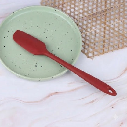 Spatule cuisine rouge conserve couleur souplesse efficacité dans le temps