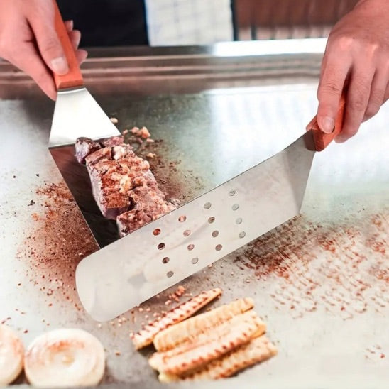 Spatule cuisine lame fine  surface lisse