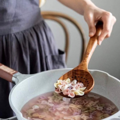 Ustensiles-de-cuisine-résistance-l’humidité