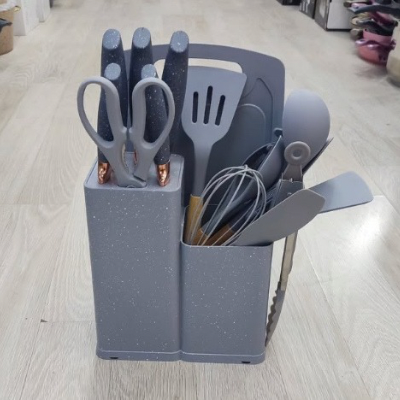 Ustensiles-de-cuisine-gris-souples-fiables-fermes-pour-mélanger-tourner-servir-et-cuire