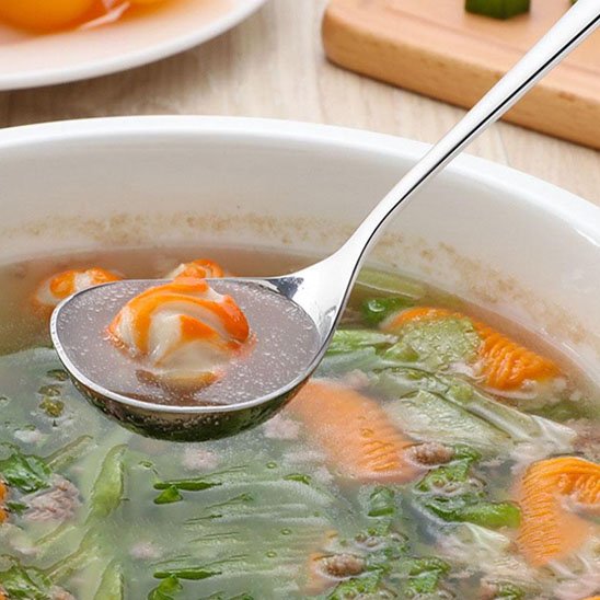 Cuillère dans une soupe