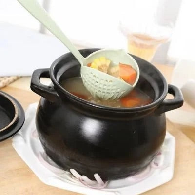 louche cuillère  pour servir écumoire pour récupérer légumes 