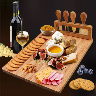 Plateau-fromage-charcuterie-polyvalent-robuste-caractéristiques  