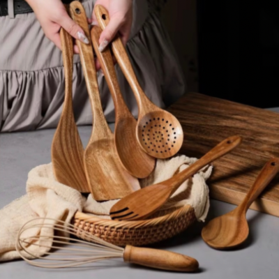 ustensiles-de-cuisine-poêles-casseroles-surface-lisse